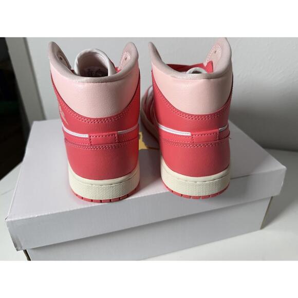 Nike Air Jordan 1 Mid Sea Coral Atmosphere Pink White Men Size 7.5 (BQ6472-186) - Picture 8 of 9